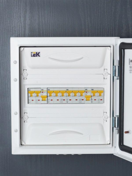 Выключатель автоматический модульный 3п C 10А 6кА ВА47-60M KARAT IEK MVA31-3-010-C ТехноИмпульс