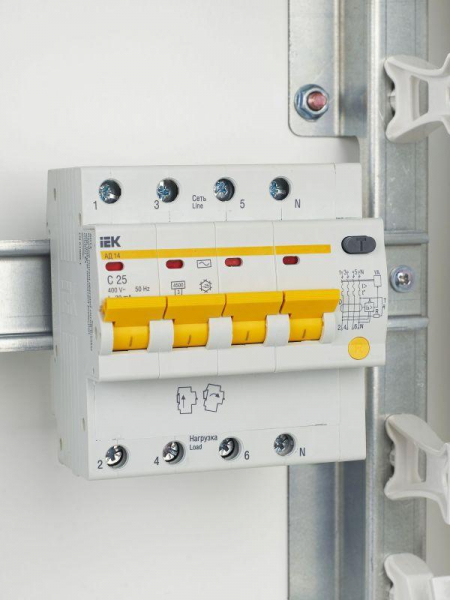 Выключатель автоматический дифференциального тока 4п C 25А 30мА тип AC 4.5кА АД-14 KARAT IEK MAD10-4-025-C-030 ТехноИмпульс