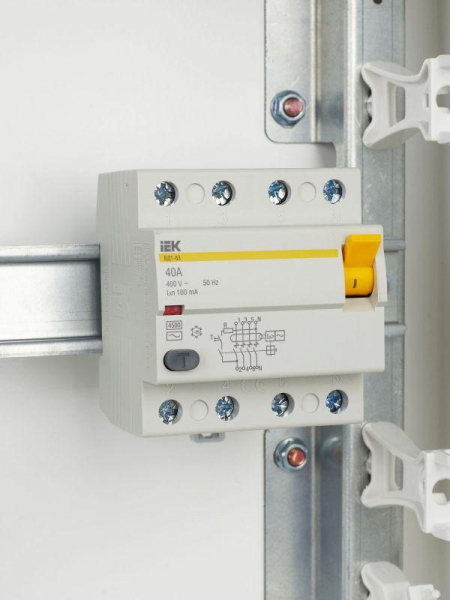 Выключатель дифференциального тока (УЗО) 4п 40А 100мА тип AC ВД1-63 KARAT IEK MDV10-4-040-100 ТехноИмпульс