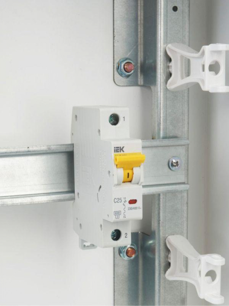 Выключатель автоматический модульный 1п C 25А 6кА ВА47-60M KARAT IEK MVA31-1-025-C ТехноИмпульс