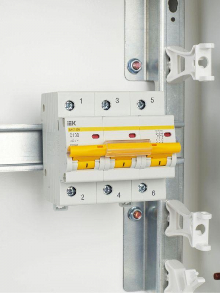 Выключатель автоматический модульный 3п C 100А 10кА ВА47-100 KARAT IEK MVA40-3-100-C ТехноИмпульс