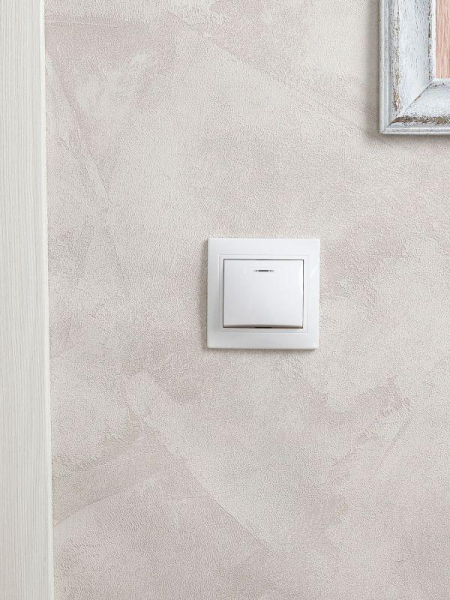 Выключатель 1-кл. СП Кварта 10А IP20 ВС10-1-1-КБ с индикацией бел. GENERICA EVK11-K01-10-DM ТехноИмпульс