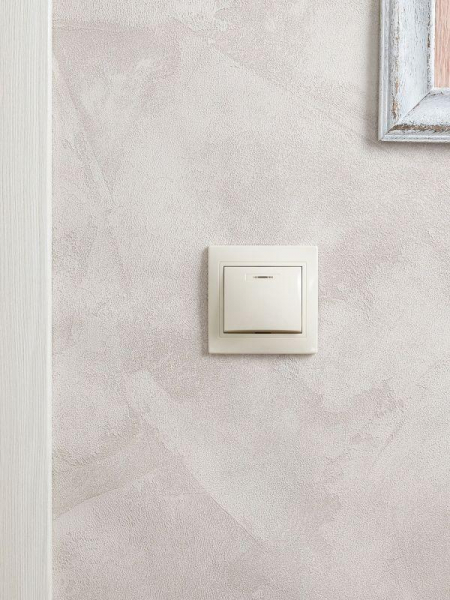 Выключатель 1-кл. СП Кварта 10А IP20 ВС10-1-1-ККм с индикацией крем. GENERICA EVK11-K33-10-DM ТехноИмпульс