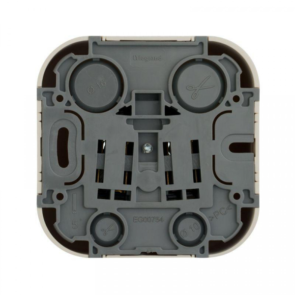 Розетка 1-м ОП Quteo 16А IP20 2P+E с заземл. без защ. шторок сл. кость IEK 782241 ТехноИмпульс