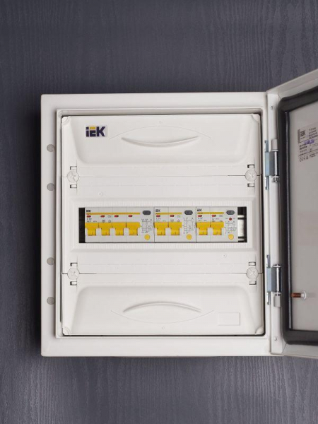 Выключатель автоматический дифференциального тока 2п C 16А 10мА тип AC 4.5кА АД-12 KARAT IEK MAD10-2-016-C-010 ТехноИмпульс