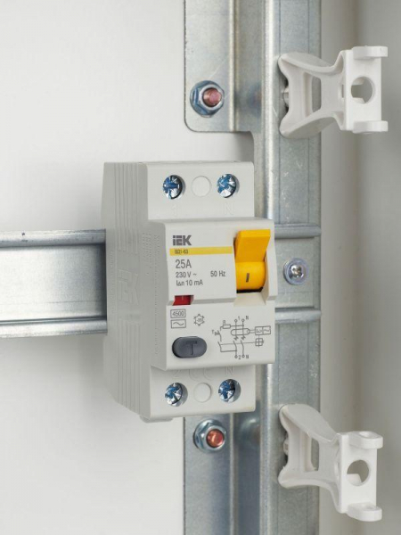 Выключатель дифференциального тока (УЗО) 2п 25А 10мА тип AC ВД1-63 KARAT IEK MDV10-2-025-010 ТехноИмпульс