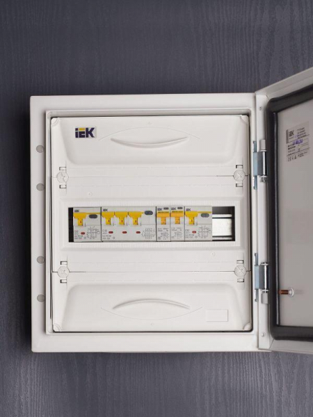 Выключатель автоматический дифференциального тока 4п (3P+N) C 32А 30мА тип A 6кА АВДТ-34 KARAT IEK MAD22-6-032-C-30 ТехноИмпульс