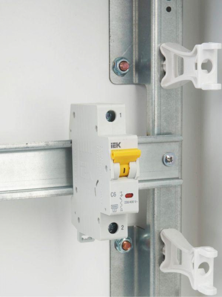 Выключатель автоматический модульный 1п C 6А 6кА ВА47-60M KARAT IEK MVA31-1-006-C ТехноИмпульс