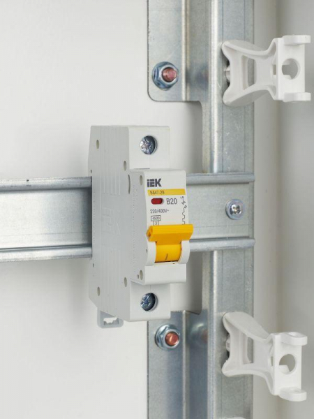 Выключатель автоматический модульный 1п B 20А 4.5кА ВА47-29 KARAT IEK MVA20-1-020-B ТехноИмпульс