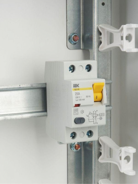 Выключатель дифференциального тока (УЗО) 2п 25А 100мА тип AC ВД1-63 KARAT IEK MDV10-2-025-100 ТехноИмпульс