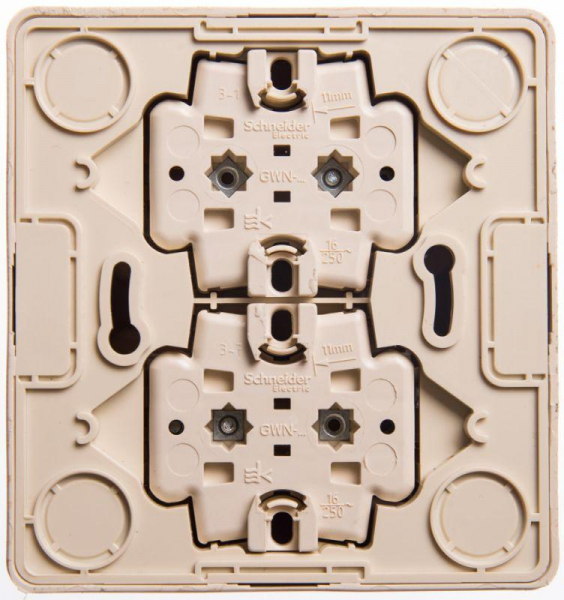 Розетка 4-м ОП Этюд 16А 250В с заземл. с заземл. защ. шторки сосна SE PA16-208D ТехноИмпульс