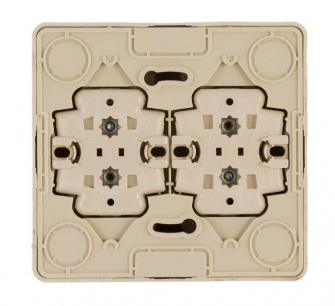 Розетка 4-м ОП Этюд 16А 250В с заземл. с заземл. защ. шторки сосна SE PA16-208D ТехноИмпульс