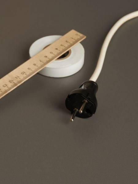 Вилка прямая ВПп20-02-Ст разборная без заземл. контакта 6А черн. IEK EVP20-06-01-K02 ТехноИмпульс