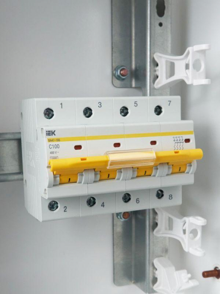 Выключатель автоматический модульный 4п C 100А 10кА ВА47-100 KARAT IEK MVA40-4-100-C ТехноИмпульс