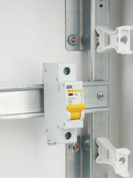 Выключатель автоматический модульный 1п C 3А 4.5кА ВА47-29 KARAT IEK MVA20-1-003-C ТехноИмпульс
