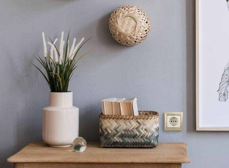 Розетка 1-м СП Valena 16А IP20 с заземл. на винтах механизм сл. кость IEK 774320 ТехноИмпульс