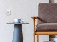 Розетка 1-м СП Valena 16А IP21 с заземл. на винтах механизм бел. IEK 774420 ТехноИмпульс