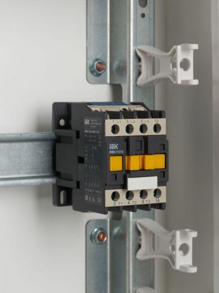 Контактор КМИ-11210 12А 230В/АС3 1НО KARAT IEK KKM11-012-230-10 ТехноИмпульс