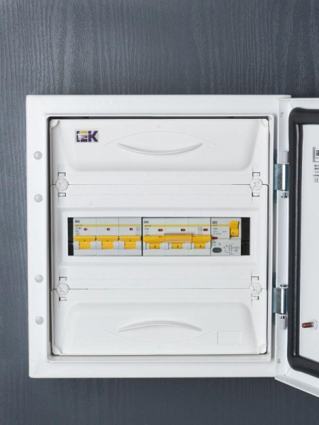 Выключатель автоматический модульный 3п D 80А 10кА ВА47-100 KARAT IEK MVA40-3-080-D ТехноИмпульс