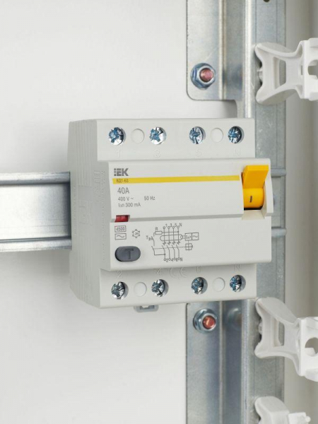 Выключатель дифференциального тока (УЗО) 4п 40А 300мА тип AC ВД1-63 KARAT IEK MDV10-4-040-300 ТехноИмпульс