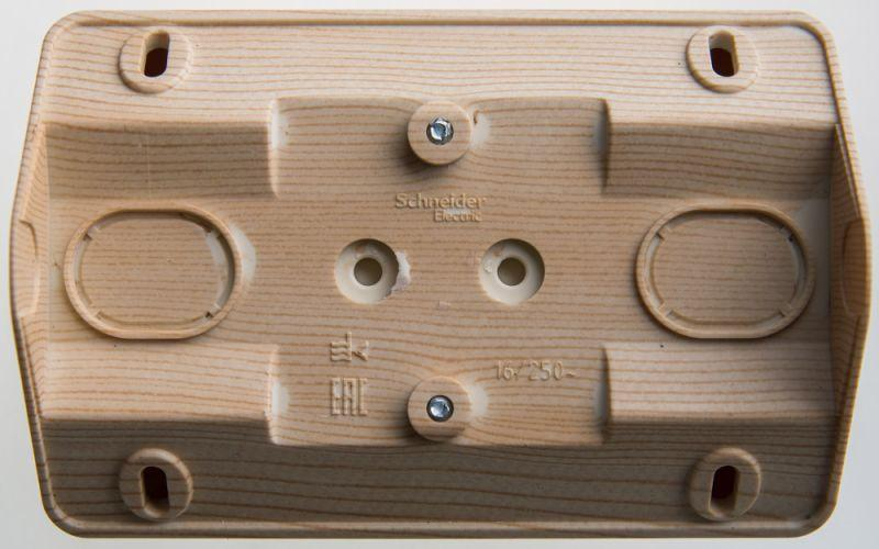 Розетка угловая 2-м ОП Этюд 16А IP20 250В с заземл. защ. шторки сосна SE PA16-108D ТехноИмпульс