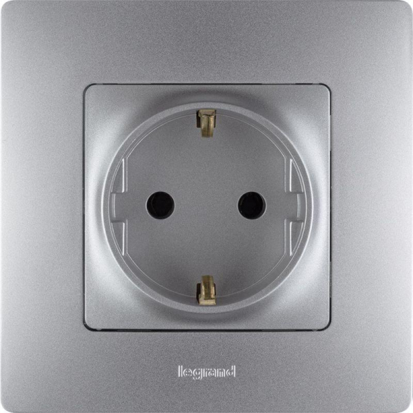 Розетка 1-м СП Etika 16А IP20 250В 2P+E с заземл. немецк. стандарт винтов. клеммы механизм алюм. IEK 672421 ТехноИмпульс