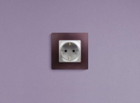 Розетка 1-м СП Etika 16А IP31 250В 2P+E с заземл. защ. шторки немецк. стандарт винтов. клеммы механизм алюм. IEK 672422 ТехноИмпульс