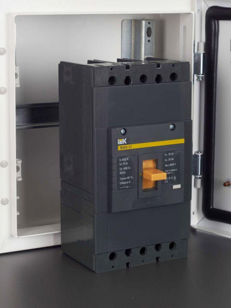Выключатель автоматический 3п 400А 35кА ВА 88-37 KARAT IEK SVA40-3-0400 ТехноИмпульс
