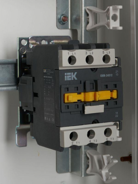 Контактор КМИ-34012 40А 230В/АС3 1НО 1НЗ KARAT IEK KKM31-040-230-11 ТехноИмпульс