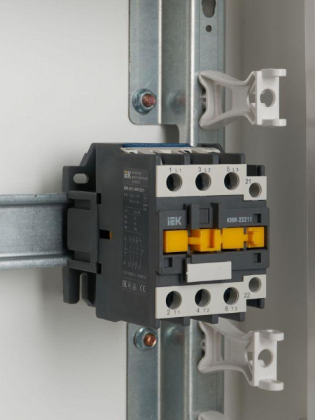 Контактор КМИ-23211 32А 230В/АС3 1НЗ KARAT IEK KKM21-032-230-01 ТехноИмпульс