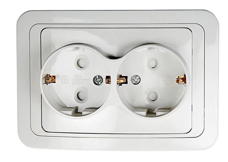 Розетка 2-м CLASSICO защ. шторки с заземл. 2128x бел. ASD / IN HOME 4690612000985 ТехноИмпульс