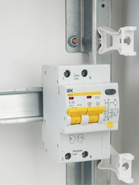 Выключатель автоматический дифференциального тока 2п C 25А 100мА тип AC 4.5кА АД-12 KARAT IEK MAD10-2-025-C-100 ТехноИмпульс