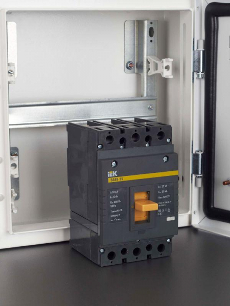 Выключатель автоматический 3п 160А 35кА ВА 88-35 KARAT IEK SVA30-3-0160 ТехноИмпульс