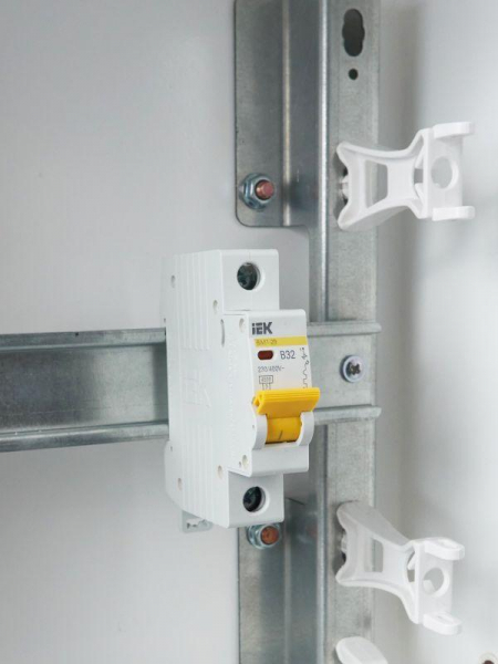 Выключатель автоматический модульный 1п B 32А 4.5кА ВА47-29 KARAT IEK MVA20-1-032-B ТехноИмпульс