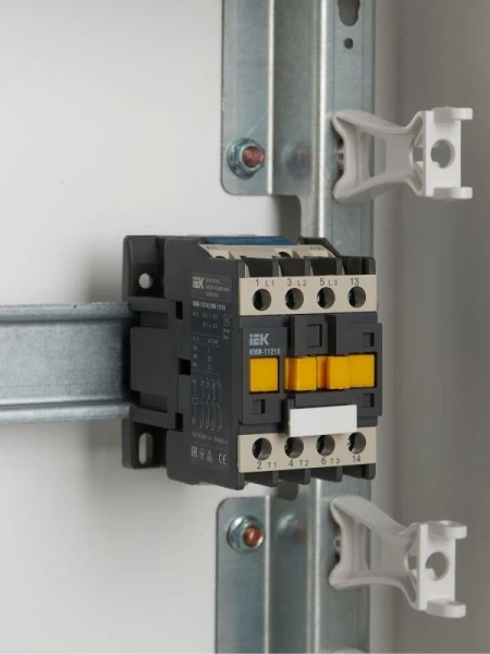 Контактор КМИ-11210 12А 24В/АС3 1НО KARAT IEK KKM11-012-024-10 ТехноИмпульс