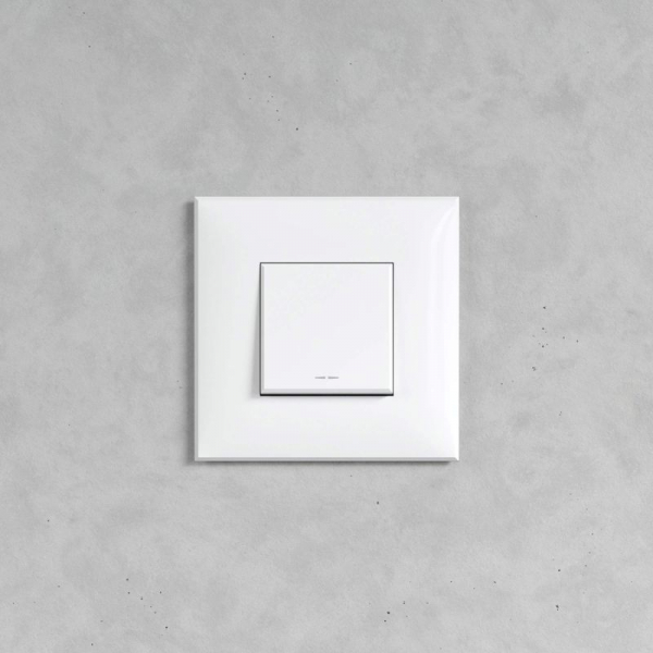 Переключатель 1-кл. 2мод. СП Avanti "Белое облако" 16А IP20 бел. DKC 4400113 ТехноИмпульс