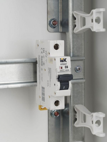 Выключатель автоматический модульный 1п C 6А M06N ARMAT IEK AR-M06N-1-C006 ТехноИмпульс