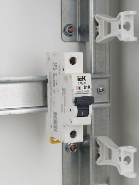Выключатель автоматический модульный 1п C 10А M06N ARMAT IEK AR-M06N-1-C010 ТехноИмпульс