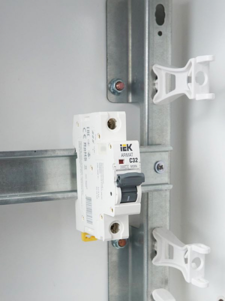 Выключатель автоматический модульный 1п C 32А M06N ARMAT IEK AR-M06N-1-C032 ТехноИмпульс