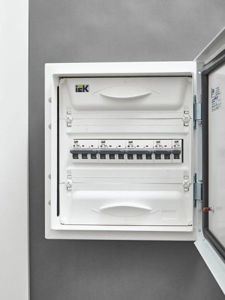 Выключатель автоматический модульный 3п C 63А M06N ARMAT IEK AR-M06N-3-C063 ТехноИмпульс