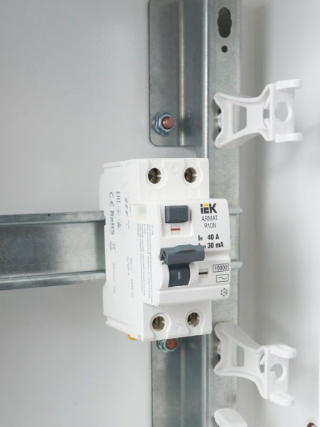 Выключатель дифференциального тока (УЗО) 2п 40А 30мА тип AC ВДТ R10N ARMAT IEK AR-R10N-2-040C030 ТехноИмпульс